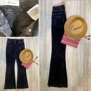 KanCan black washed denim flares size 9/28 w/ 32” inseam. Like new!